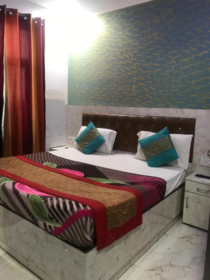 ניו דלהי Hotel O Kanak Palace מראה חיצוני תמונה