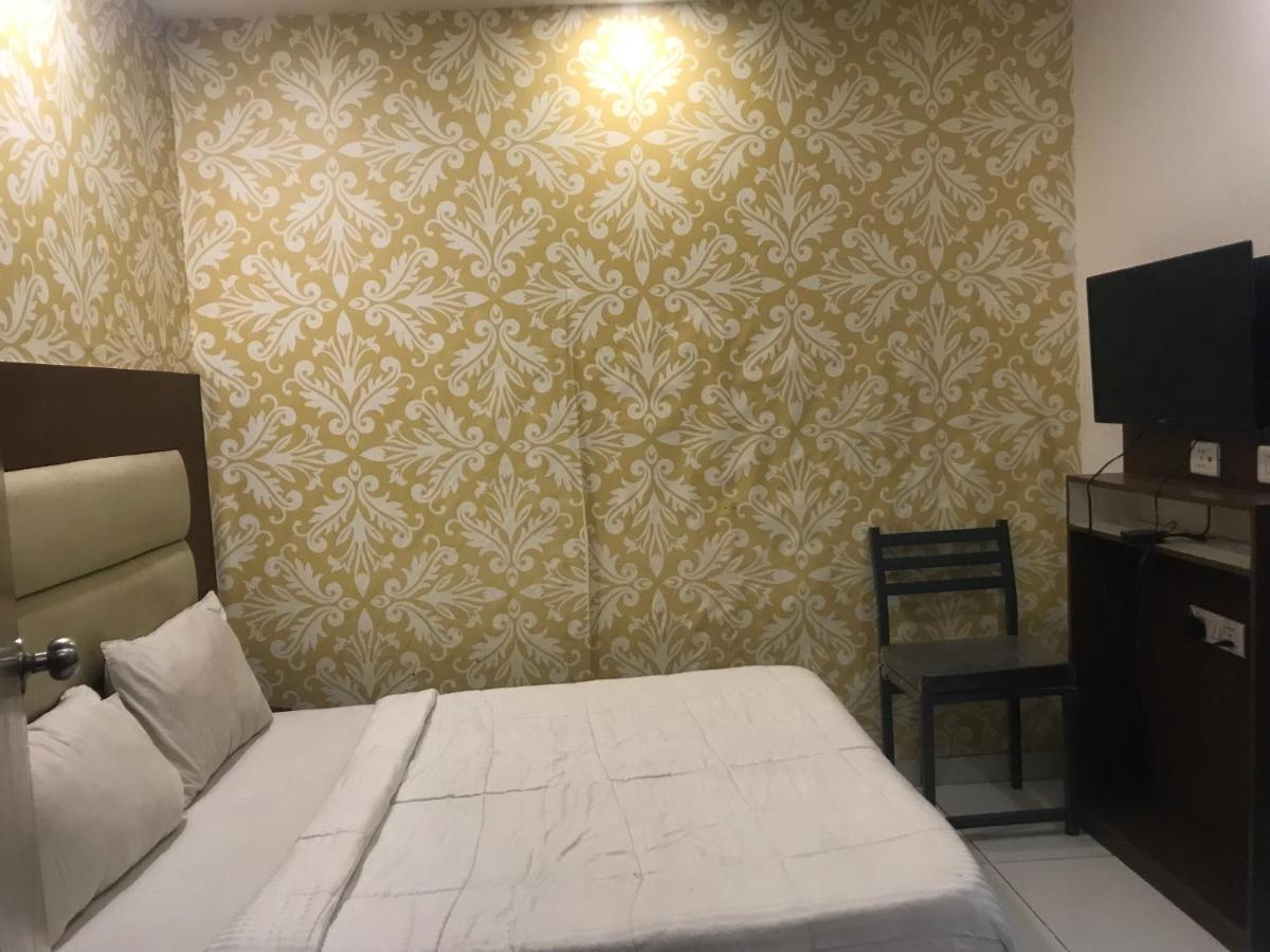 ניו דלהי Hotel O Kanak Palace מראה חיצוני תמונה