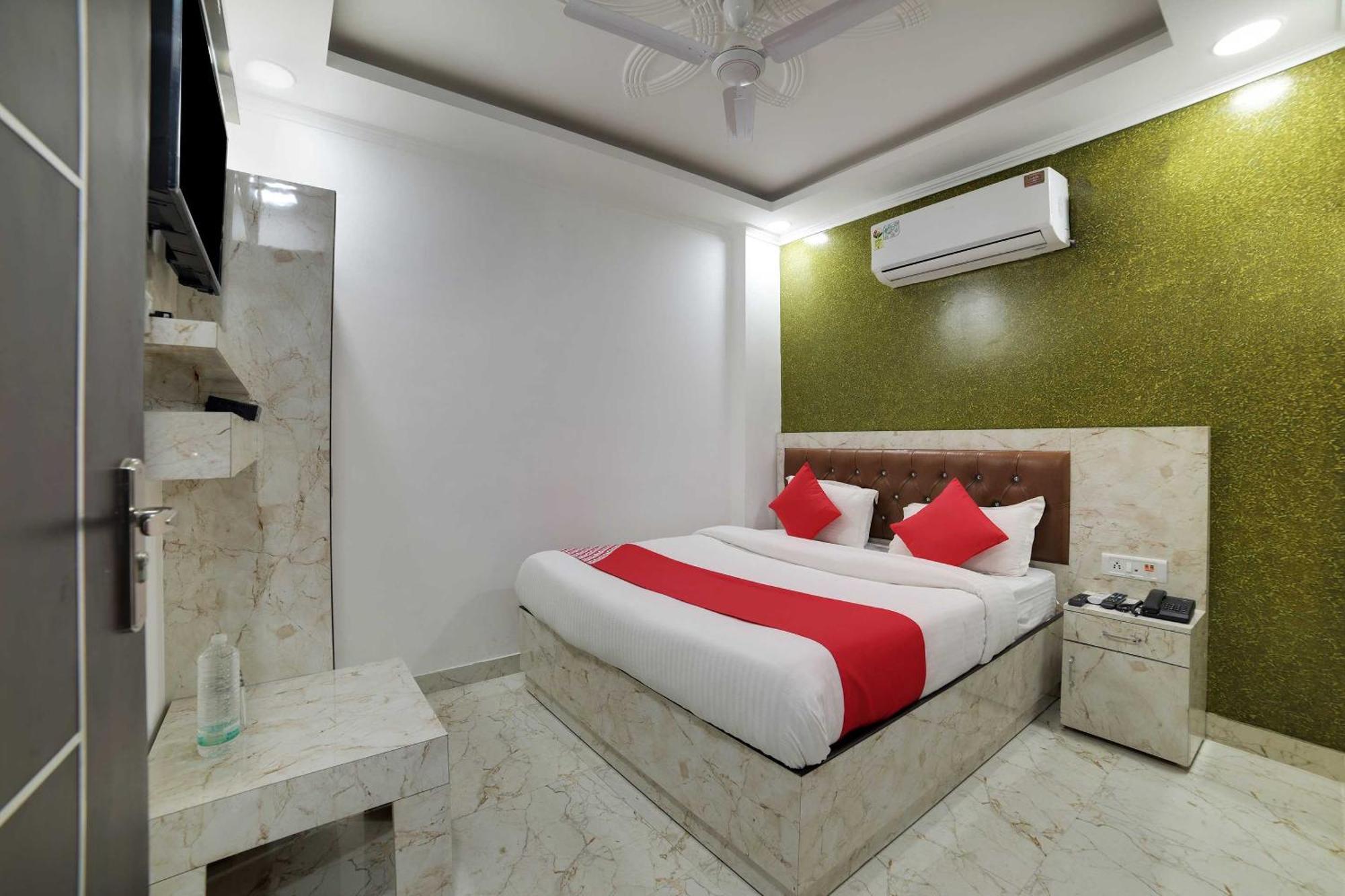 ניו דלהי Hotel O Kanak Palace מראה חיצוני תמונה