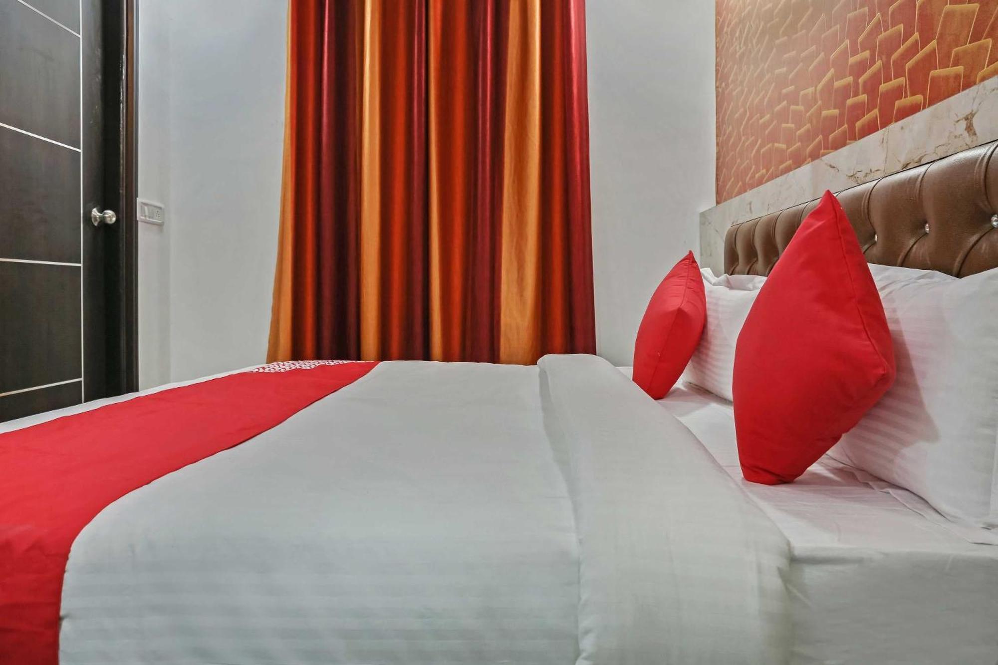 ניו דלהי Hotel O Kanak Palace מראה חיצוני תמונה