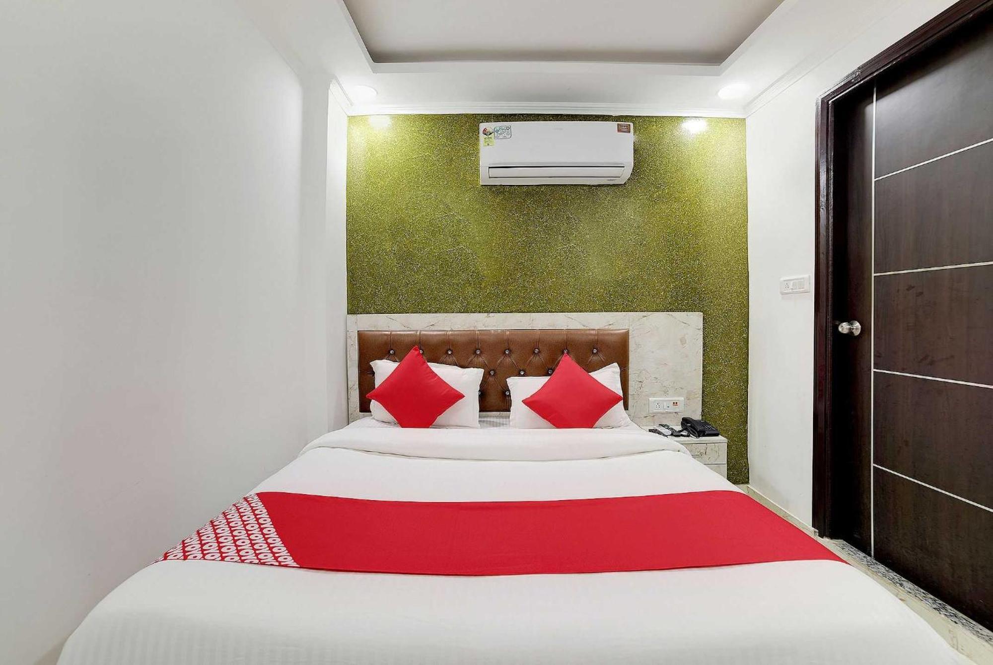 ניו דלהי Hotel O Kanak Palace מראה חיצוני תמונה